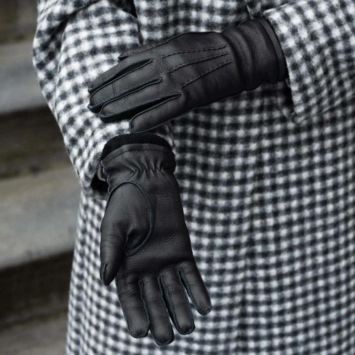 Vittoria (black) - Italian Gloves Made Of American Deerskin Leather With Cashmere Lining 9 Vittoria (black) - Italian Gloves Made Of American Deerskin Leather With Cashmere Lining - Image 9