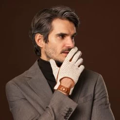Arturo (cognac) - Hand-sewn Italian Crochet Driving Gloves From Lambskin Leather -Fratelli Orsini Shop Arturo 4
