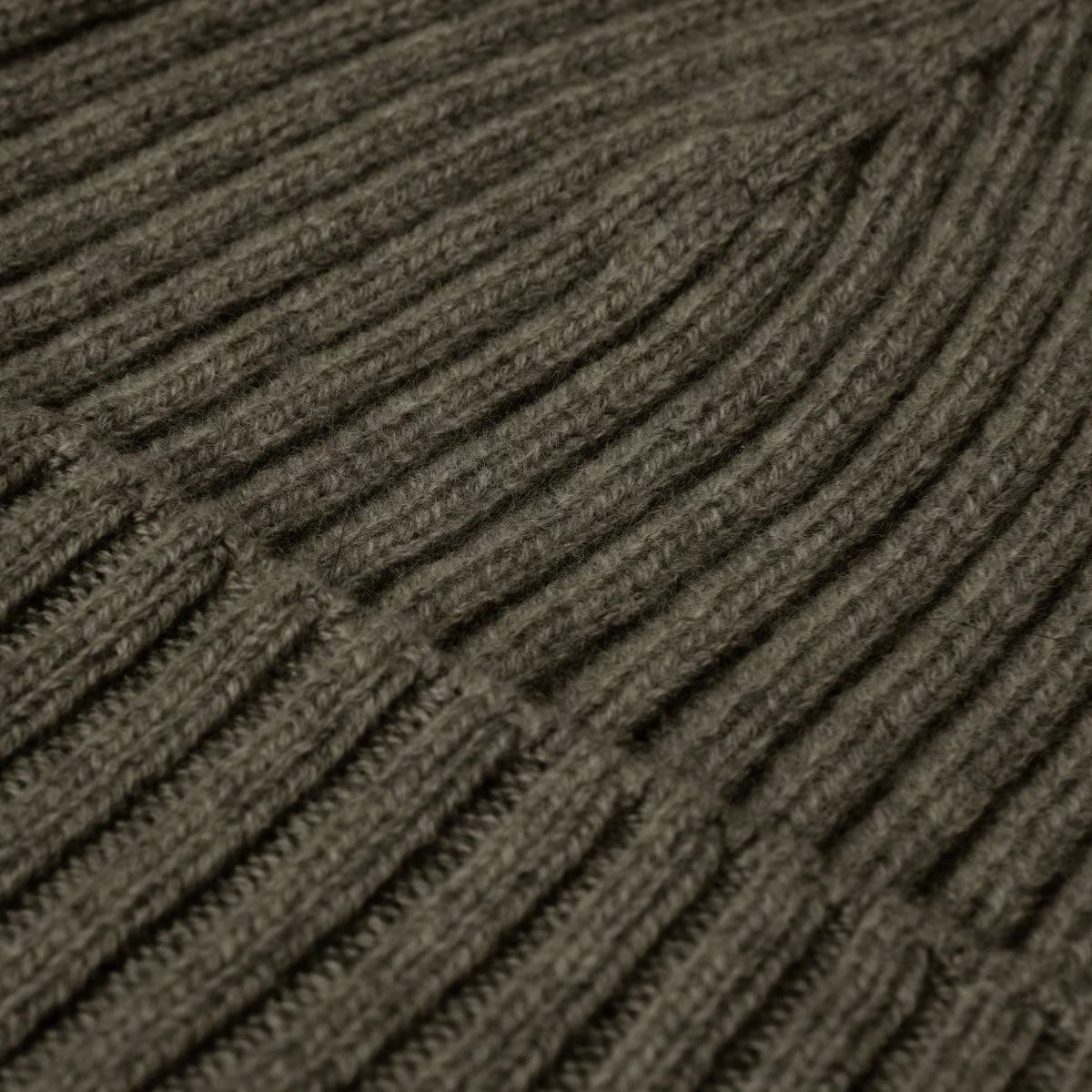 Milano (dark Green) - 100% Cashmere Ribbed Beanie (unisex) 3 Milano (dark Green) - 100% Cashmere Ribbed Beanie (unisex) - Image 3