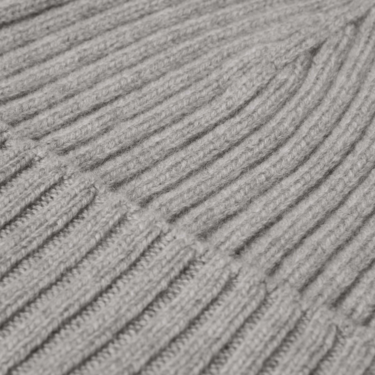 Milano (light Grey) - 100% Cashmere Ribbed Beanie (unisex) 3 Milano (light Grey) - 100% Cashmere Ribbed Beanie (unisex) - Image 3