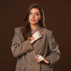 Daniella (cognac) - Hand-sewn Italian Crochet Driving Gloves From Lambskin Leather 20 Daniella (cognac) - Hand-sewn Italian Crochet Driving Gloves From Lambskin Leather -Fratelli Orsini Shop Daniella 3