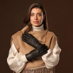 Donatella (black) – Luxurious Italian Peccary Leather Gloves With Cashmere Lining -Fratelli Orsini Shop Donatella 1