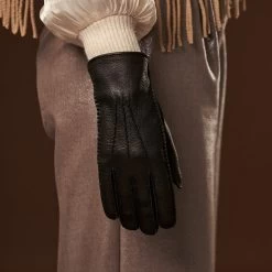 Donatella (black) – Luxurious Italian Peccary Leather Gloves With Cashmere Lining -Fratelli Orsini Shop Donatella 2