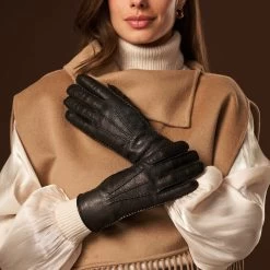 Donatella (black) – Luxurious Italian Peccary Leather Gloves With Cashmere Lining -Fratelli Orsini Shop Donatella 4 88bfd055 aeb2 4d7d 9f1b 04ee0b9e594d