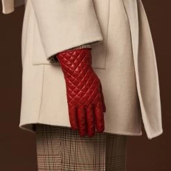 Emilia (red) - Classic Italian Lambskin Leather Gloves With Cashmere Lining And Checkered Pattern 20 Emilia (red) - Classic Italian Lambskin Leather Gloves With Cashmere Lining And Checkered Pattern -Fratelli Orsini Shop Emilia 2 3445e2e2 519c 41b2 bf9e 94ed89749e4d