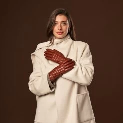 Emilia (brown) - Classic Italian Lambskin Leather Gloves With Cashmere Lining And Checkered Pattern 23 Emilia (brown) - Classic Italian Lambskin Leather Gloves With Cashmere Lining And Checkered Pattern -Fratelli Orsini Shop Emilia 4 0e914f6b 37bb 4ff4 885d a002456840d0