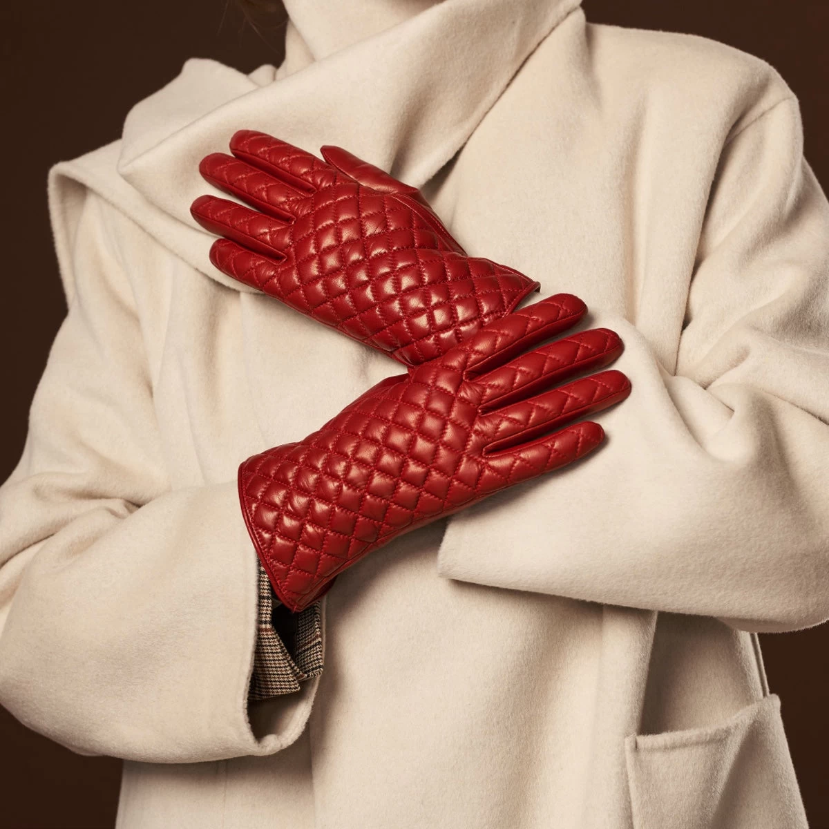 Emilia (red) - Classic Italian Lambskin Leather Gloves With Cashmere Lining And Checkered Pattern 9 Emilia (red) - Classic Italian Lambskin Leather Gloves With Cashmere Lining And Checkered Pattern - Image 9