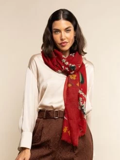 Evelina (red) - Soft And Lightweight Italian Scarf From Premium Wool