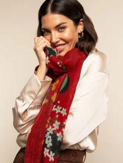 Evelina (red) - Soft And Lightweight Italian Scarf From Premium Wool 13 Evelina (red) - Soft And Lightweight Italian Scarf From Premium Wool -Fratelli Orsini Shop FO Evelina wool scarf 5 44557fdf daa6 4939 b171 0106709b3304