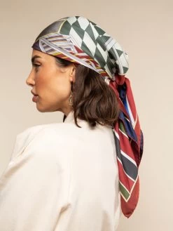 Fiorella (red/blue) - Soft And Lightweight Italian Foulard From Pure Silk -Fratelli Orsini Shop FO Fiorella Silk Scarf 9