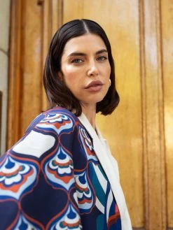 Giorgia (blue/red) - Soft And Lightweight Italian Foulard From Pure Silk -Fratelli Orsini Shop FO Giorgia Silk Scarf 11