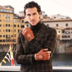 Vincenzo (brown): Fingerless Italian Driving Gloves Made Of American Deerskin Leather -Fratelli Orsini Shop Fratelli orisni deer leather driving gloves men 3 6585da45 e9ad 472f 97b6 51dd1f9d4af8