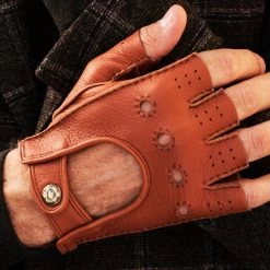 Vincenzo (brown): Fingerless Italian Driving Gloves Made Of American Deerskin Leather -Fratelli Orsini Shop Fratelli orisni deer leather driving gloves men 4 d0c9817d c87a 433d aa74 2b185e62721a