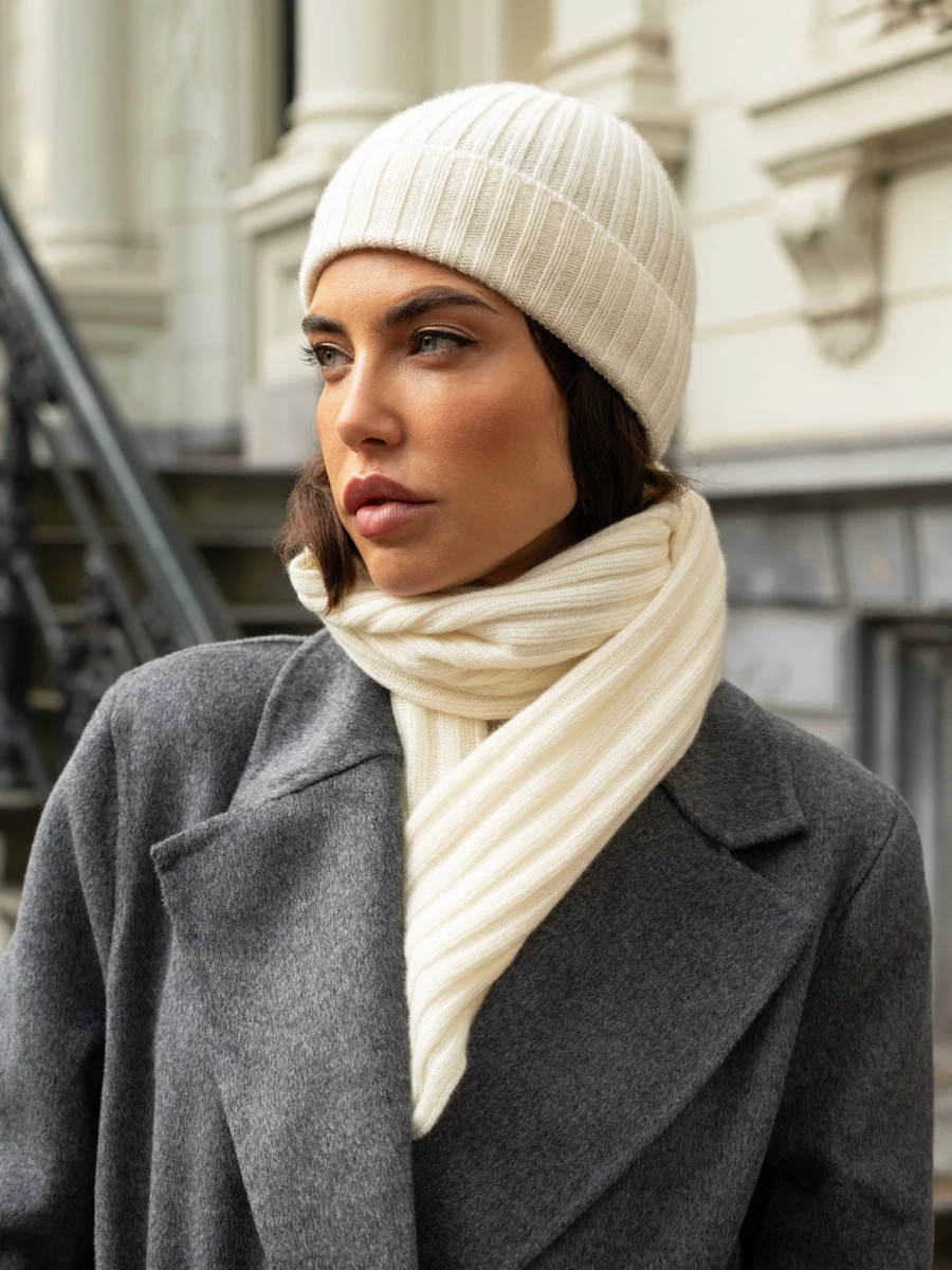 Milano (cream) - 100% Cashmere Ribbed Beanie (unisex) 7 Milano (cream) - 100% Cashmere Ribbed Beanie (unisex) - Image 7