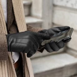 Giovanni (black) - Classic Italian Lambskin Leather Gloves With Cashmere Lining & Touchscreen Feature -Fratelli Orsini Shop Giovanni black leather gloves fratelli orsini 1