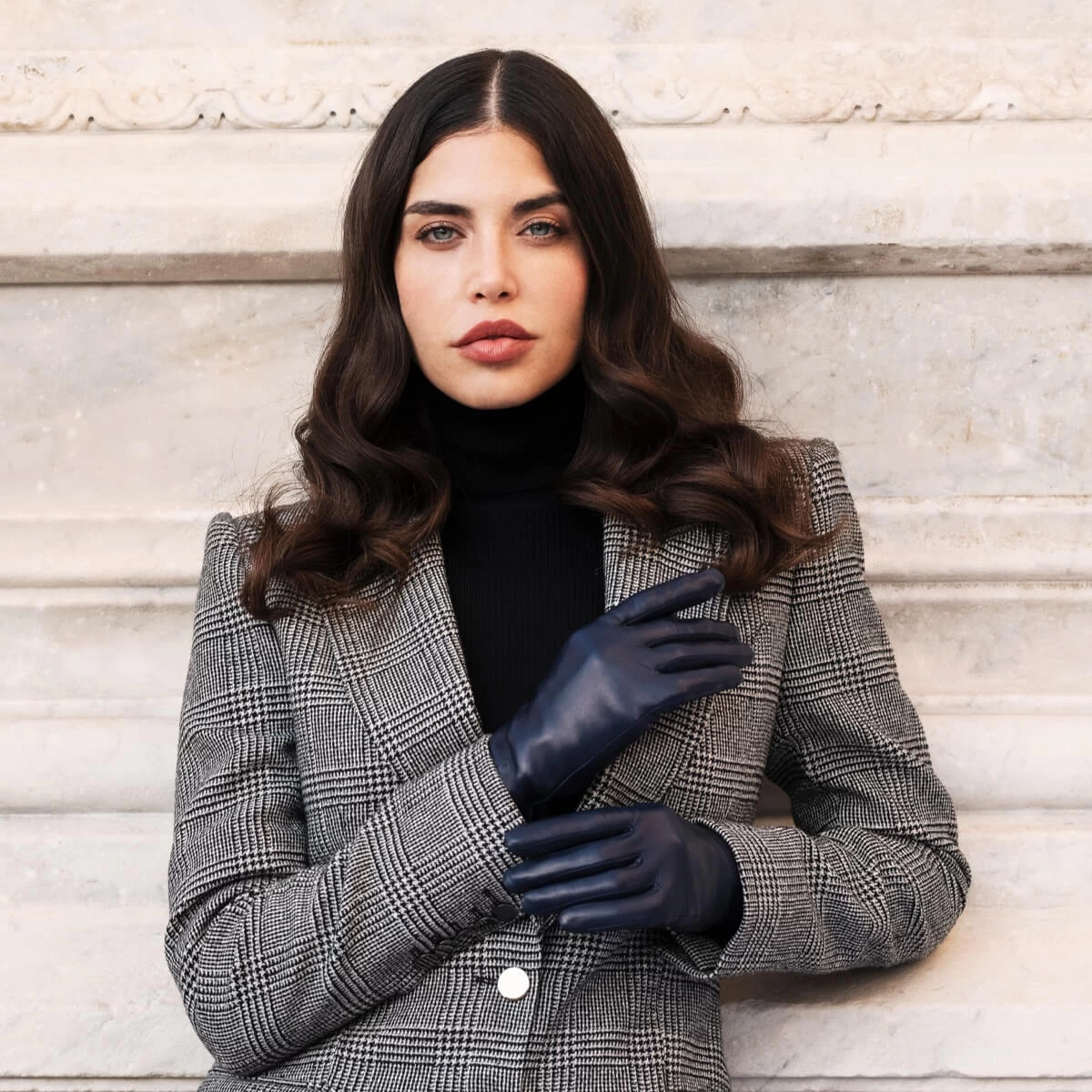 Isabella (navy) - Italian Lambskin Leather Gloves With Cashmere Lining & Touchscreen Feature 4 Isabella (navy) - Italian Lambskin Leather Gloves With Cashmere Lining & Touchscreen Feature - Image 4