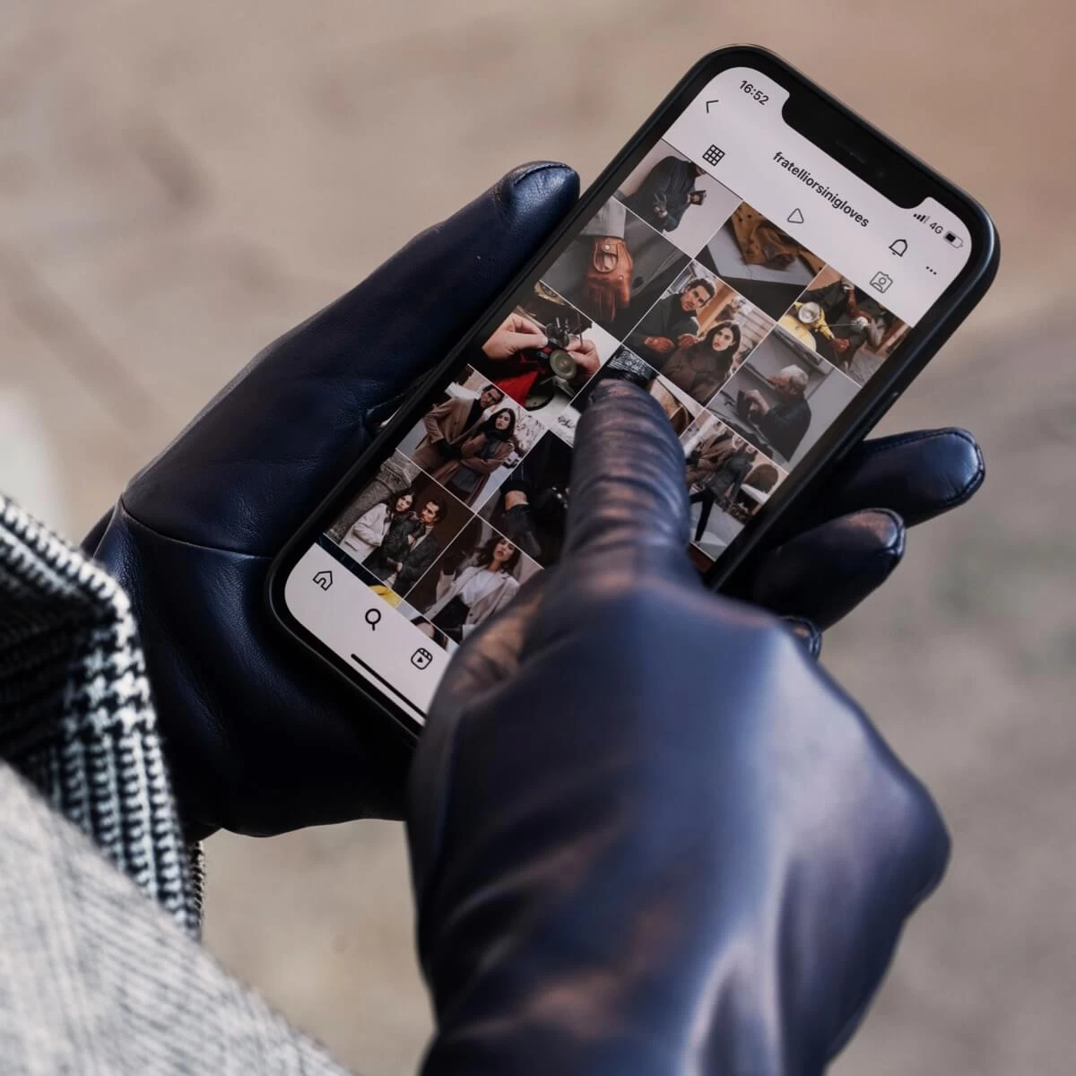 Isabella (navy) - Italian Lambskin Leather Gloves With Cashmere Lining & Touchscreen Feature 5 Isabella (navy) - Italian Lambskin Leather Gloves With Cashmere Lining & Touchscreen Feature - Image 5