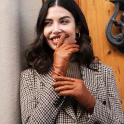 Isabella (cognac) - Italian Lambskin Leather Gloves With Cashmere Lining & Touchscreen Feature -Fratelli Orsini Shop Isabella 6