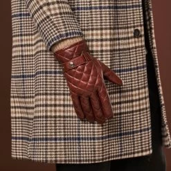 Luca (brown) - Italian Lambskin Leather Gloves With Cashmere Lining And Checkered Pattern 25 Luca (brown) - Italian Lambskin Leather Gloves With Cashmere Lining And Checkered Pattern -Fratelli Orsini Shop Luca 5 a399876c 1168 4693 9ee2 7871c773dbfc