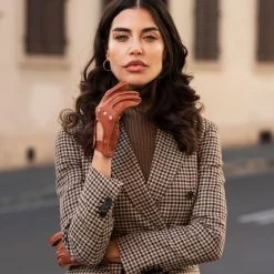 Maria (brown) - Italian Driving Gloves Made Of American Deerskin Leather 17 Maria (brown) - Italian Driving Gloves Made Of American Deerskin Leather -Fratelli Orsini Shop Maria 2 3f993e15 e0c0 41c9 a0a2 8bb2ccfb805e