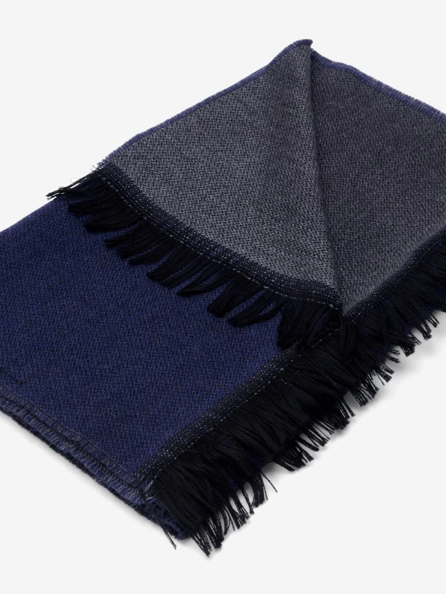 Romeo (blue/grey) - Warm And Soft Scarf From 100% Wool 4 Romeo (blue/grey) - Warm And Soft Scarf From 100% Wool - Image 4