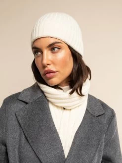 Napoli (cream) - 100% Cashmere Ribbed Scarf (unisex) -Fratelli Orsini Shop Scarf creme cashmere fratelli orsini 3