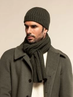Napoli (dark Green) - 100% Cashmere Ribbed Scarf (unisex) 23 Napoli (dark Green) - 100% Cashmere Ribbed Scarf (unisex) -Fratelli Orsini Shop Scarf dark green cashmere fratelli orsini 1