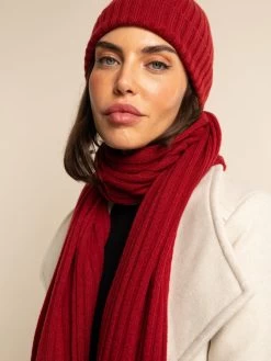 Napoli (red) - 100% Cashmere Ribbed Scarf (unisex) 30 Napoli (red) - 100% Cashmere Ribbed Scarf (unisex) -Fratelli Orsini Shop Scarf red cashmere fratelli orsini 6