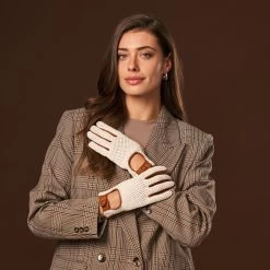 Valeria (cognac) - Hand-sewn Italian Crochet Driving Gloves From Lambskin Leather -Fratelli Orsini Shop Valeria 1