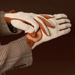 Valeria (cognac) - Hand-sewn Italian Crochet Driving Gloves From Lambskin Leather -Fratelli Orsini Shop Valeria 2
