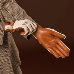 Valeria (cognac) - Hand-sewn Italian Crochet Driving Gloves From Lambskin Leather -Fratelli Orsini Shop Valeria 6
